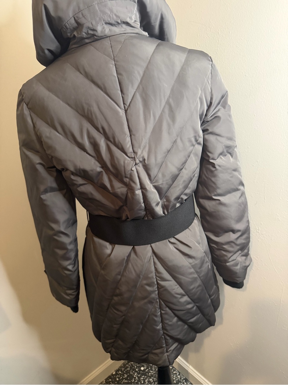 ⭐️ NWOT Calvin Klein Gray Quilted Belted Puffer Coat with High Collar - Picture 3 of 5